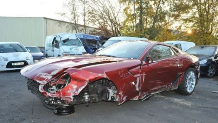 In vendita l'ex Ferrari (incidentata) di Cristiano Ronaldo