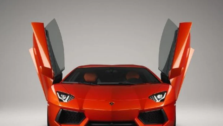 Lamborghini Aventador 2013: Start&Stop e sistema di disattivazione dei cilindri; i consumi calano fino al 20%