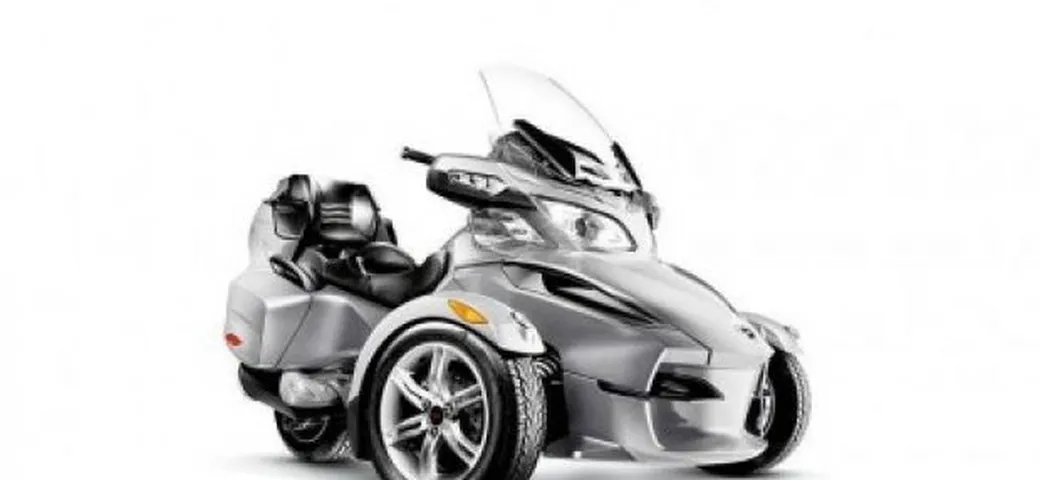 Can-Am Spyder RT: turismo su tre ruote