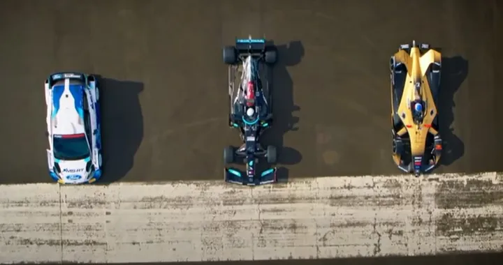 Drag race tra categorie del motorsport: F1 vs WRC vs Formula E [Video]