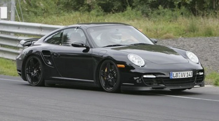 Porsche 997 Turbo restyling: nuove foto spia e qualche informazione in più