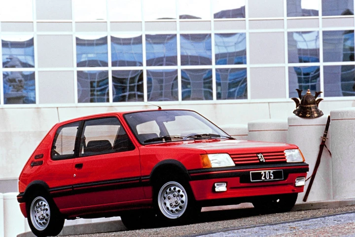 Peugeot 205: la piccola sportiva che ringiovanì il Leone