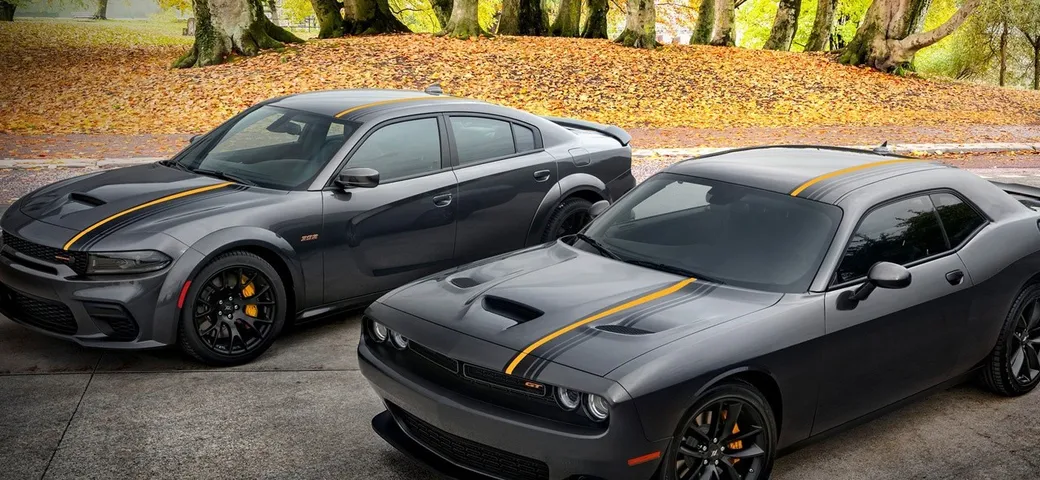 I pacchetti HEMI Orange e SRT Black per le Charger e Challenger 2022