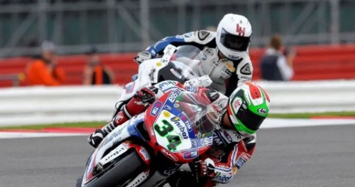 Giugliano: "avrei potuto essere in pole". Checa: "sappiamo di avere un buon passo".