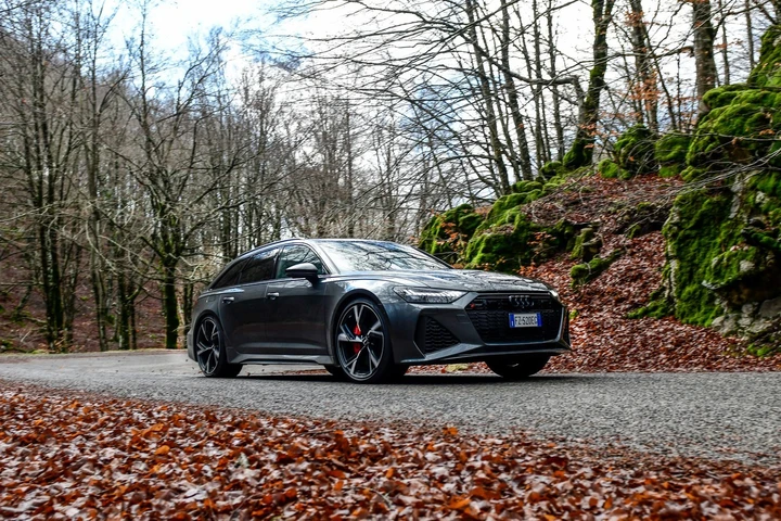 Audi RS6 Avant: la prova su strada