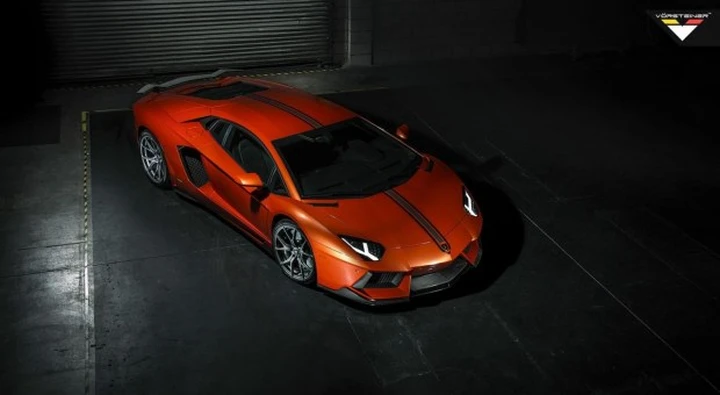 Lamborghini Aventador: il pacchetto d'elaborazione è firmato Vorsteiner