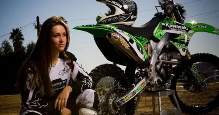 Sexy Bikers: Sara Price, nuova (bellissima) promessa del motocross femminile
