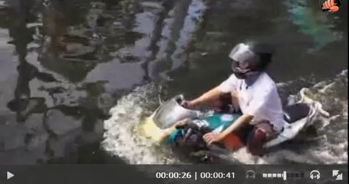In moto nell'acqua alta? Nessun problema con il boccaglio [Video]