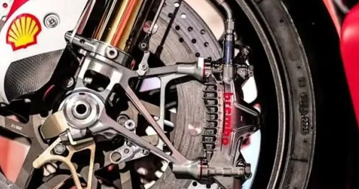 Brembo porta i freni carbonio-ceramici nel WSBK: svolta per le moto sportive