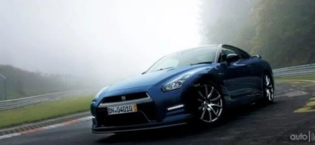 Nissan GT-R 2013: modifiche a sospensioni, motore ed accessori