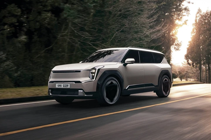 Kia EV9 tra le tre finaliste in due categorie dei World Car Awards 2024