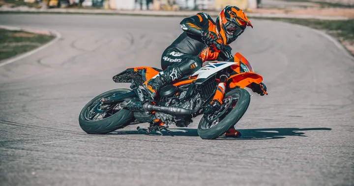 KTM rivoluziona le piccole cilindrate: ecco le nuove 125 e 390 per il 2025