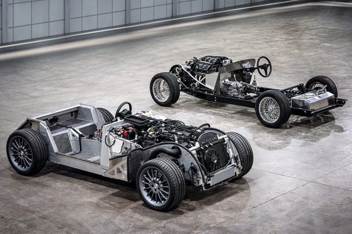 Morgan, cambio epocale con la nuova piattaforma in alluminio