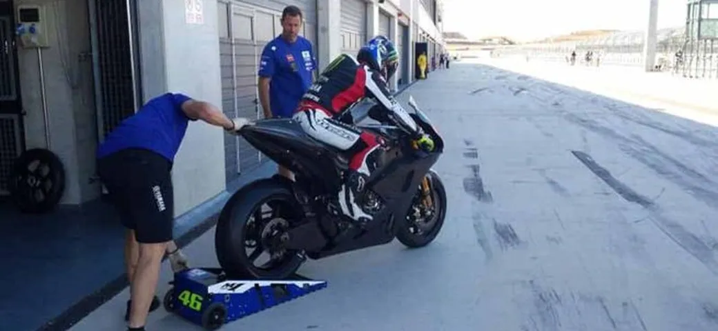 MotoGP: Broc Parkes ad Aragon con la Yamaha per testare le gomme Michelin 2016