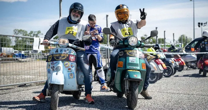 Vespa celebra 80esimo anniversario al Goodwood Revival e a Roma