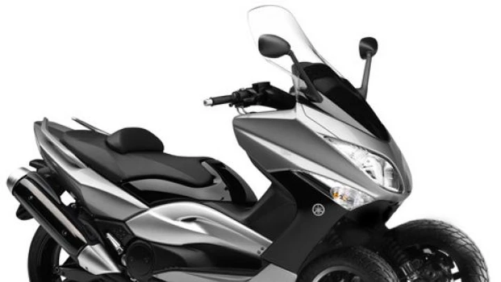 Yamaha T-Max: la nuova generazione anche in versione a 3 ruote?