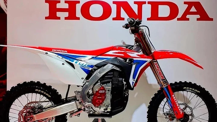 Honda brevetta la falsa frizione per le moto elettriche da cross