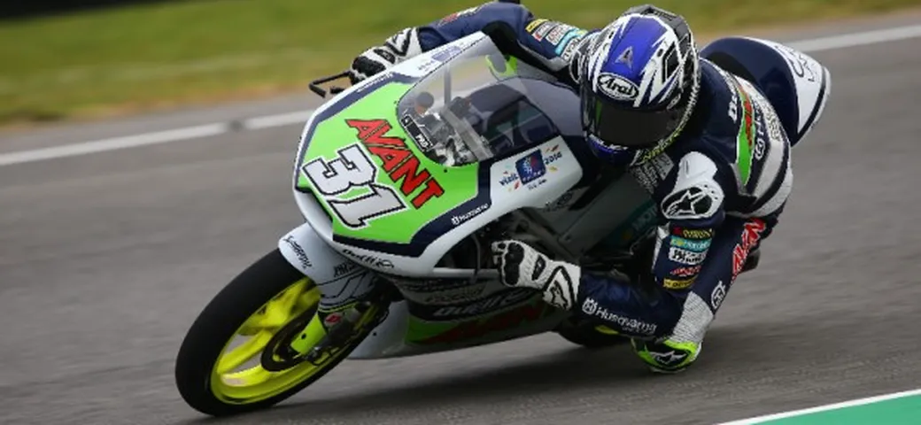 Moto3, Montmelò: Ajo precede Miller e Vinales nelle FP2. 4° Antonelli, Fenati 5°