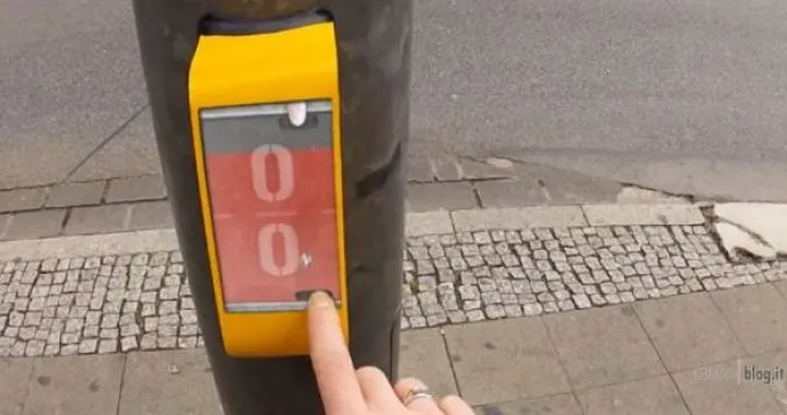 In Germania al semaforo si gioca a ping pong!