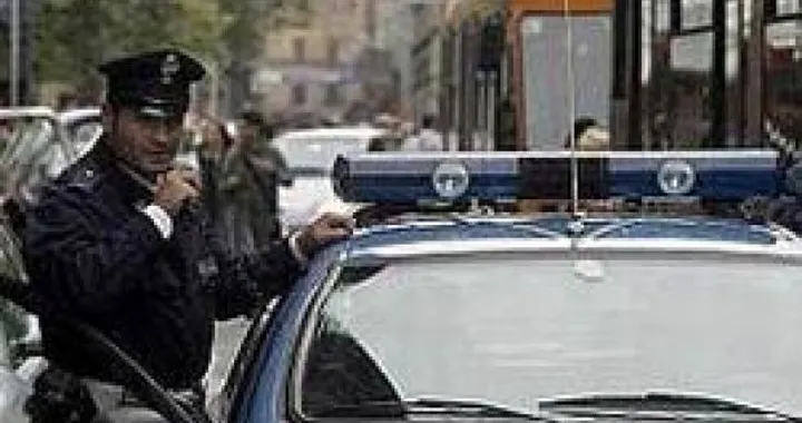 Tristezze italiane: botte ed insulti alle forze dell'ordine invece di controlli