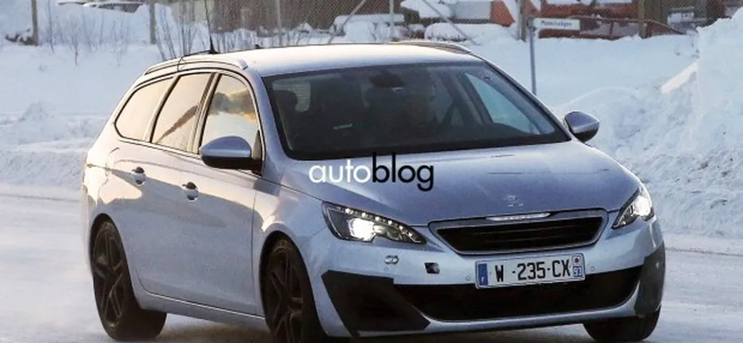 Foto spia: Peugeot 308 SW GTI