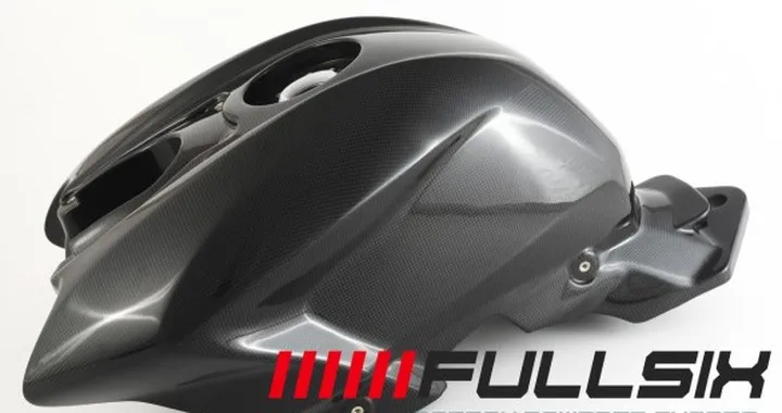 FullSix: serbatoio monoscocca in carbonio