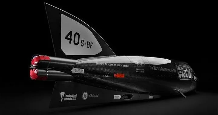 Triumph Castrol Rocket: una 'moto' da oltre 600 km/h | video