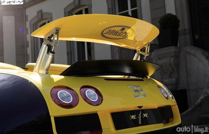 Il proprietario di una Veyron ha in garage 3 jet, 1 yacht ed altre 84 auto