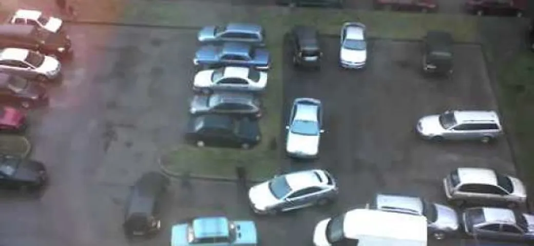 Video: il time-lapse di un bizzarro parcheggio
