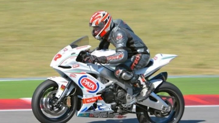 Scatto in Corsa: Aprilia RSV4 Replica Team Pata