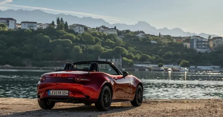 Mazda MX-5, la leggenda continua: tutto sulla nuova generazione