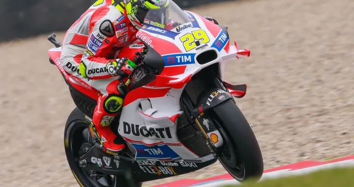 MotoGP Assen 2016: Iannone e Dovizioso comandano le FP1. Rossi 7°