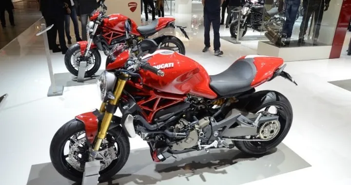 Ducati Monster 1200 e 821 S Stripe svelati all'EICMA 2014