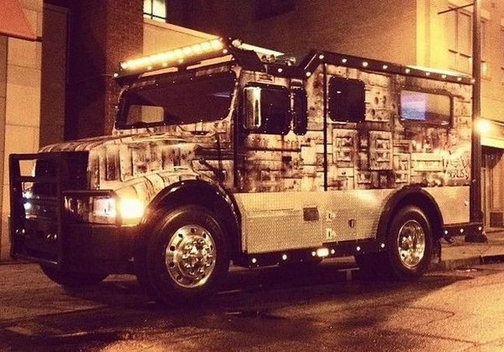 Go Armored trasforma in limousine vecchi furgoni portavalori