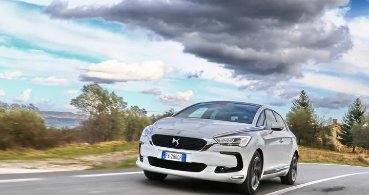 DS 5 Hybrid4: il video test