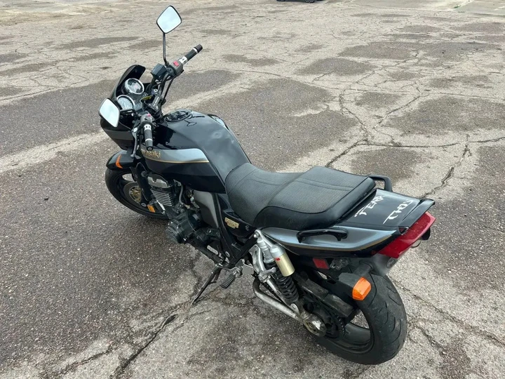 Kawasaki ZRX1100: la leggenda degli anni '90 pronta a rinascere nel 2026