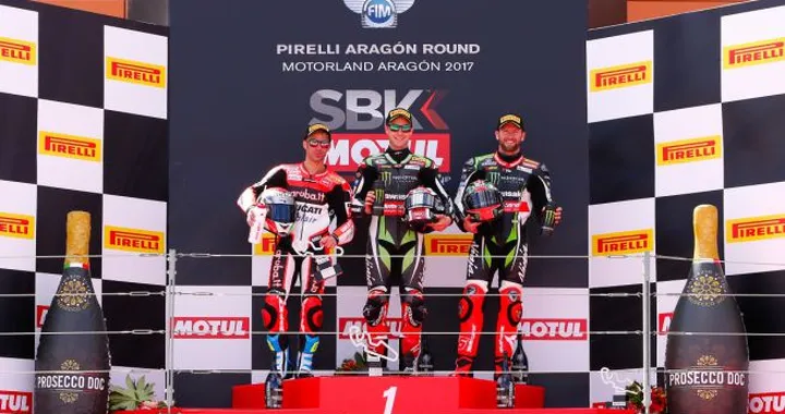 Sbk Aragon: Rea sugli altari, Davies nella polvere