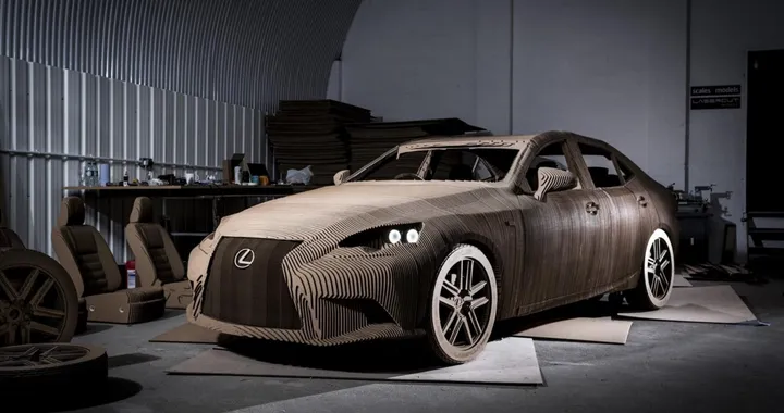 Lexus IS Origami: la berlina costruita con la carta