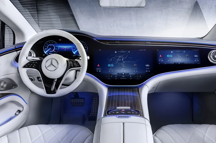 Mercedes-Benz EQS: gli interni