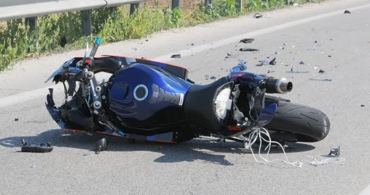 Strada scivolosa o bagnata: l'ANAS risarcisce i danni in caso di incidente