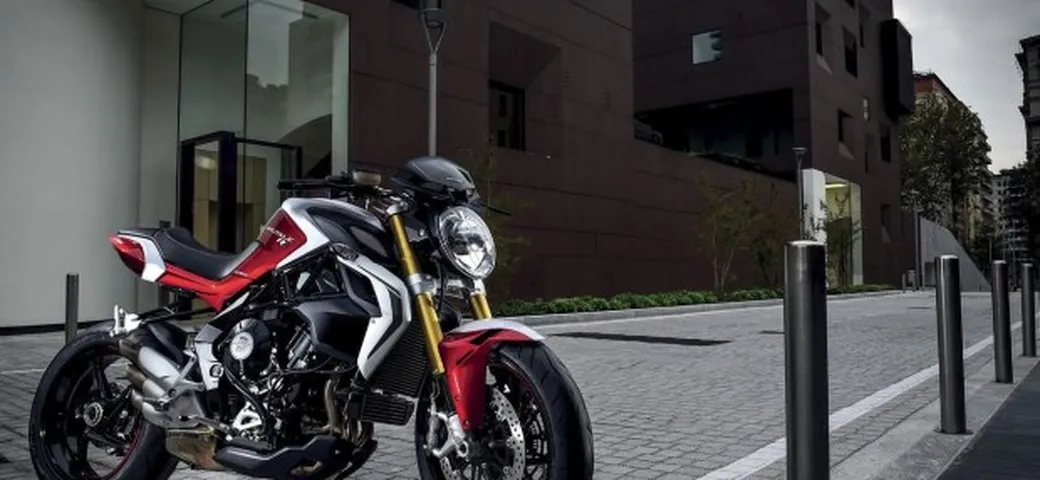 MV Agusta Brutale 800 RR 2015: foto, dettagli e scheda tecnica