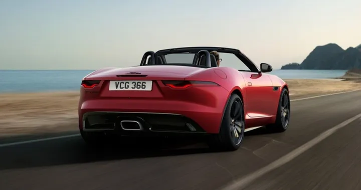 Jaguar F-Type R-Dynamic Black: sportività British allo stato dell’arte