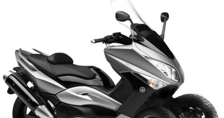 Yamaha T-Max: la nuova generazione anche in versione a 3 ruote?