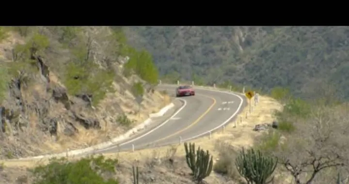 Mercedes SLS: sulle strade de "La Carrera Panamericana" con la 300 SL W194 del '52