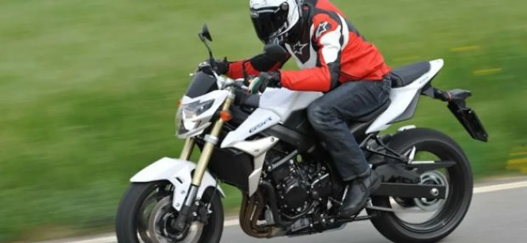 TEST  Suzuki GSR750: sostanza e dinamismo