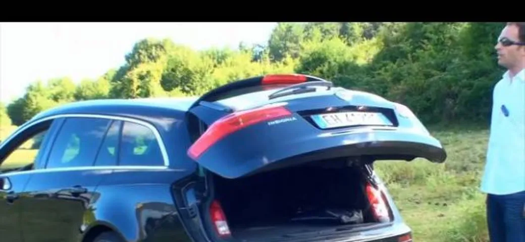 Opel Insignia Sports Tourer OPC: il video test di Autoblog
