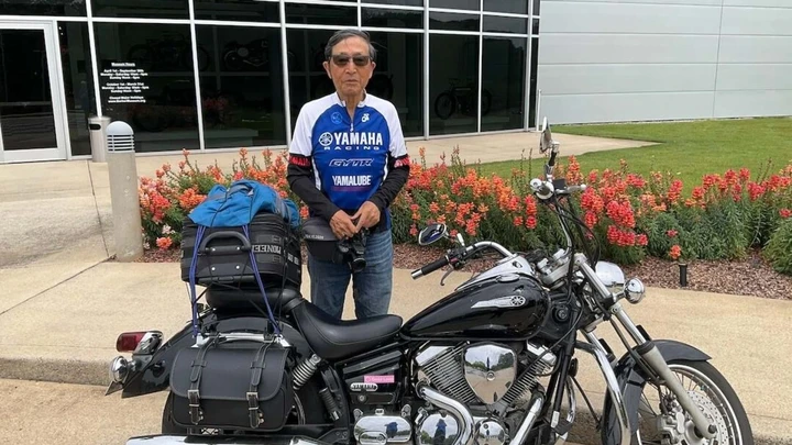 A 84 anni gira il mondo in Yamaha: l'incredibile storia di Yoshida