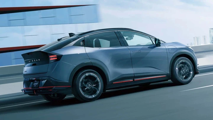 Nuova Nissan Leaf Nismo, assetto dedicato, fino a 218 CV e look racing