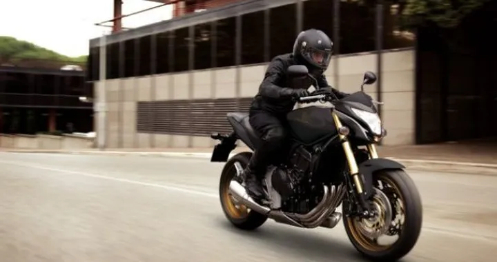 Mercato, classifiche Top 100 agosto 2012: TMAX 530, R 1200 GS, NC700X e Hornet i leader