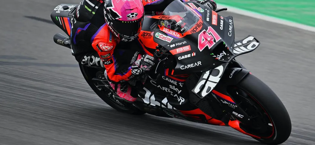 Aprilia: Espargaró è il più veloce di tutti nella prima giornata di prove a Silverstone